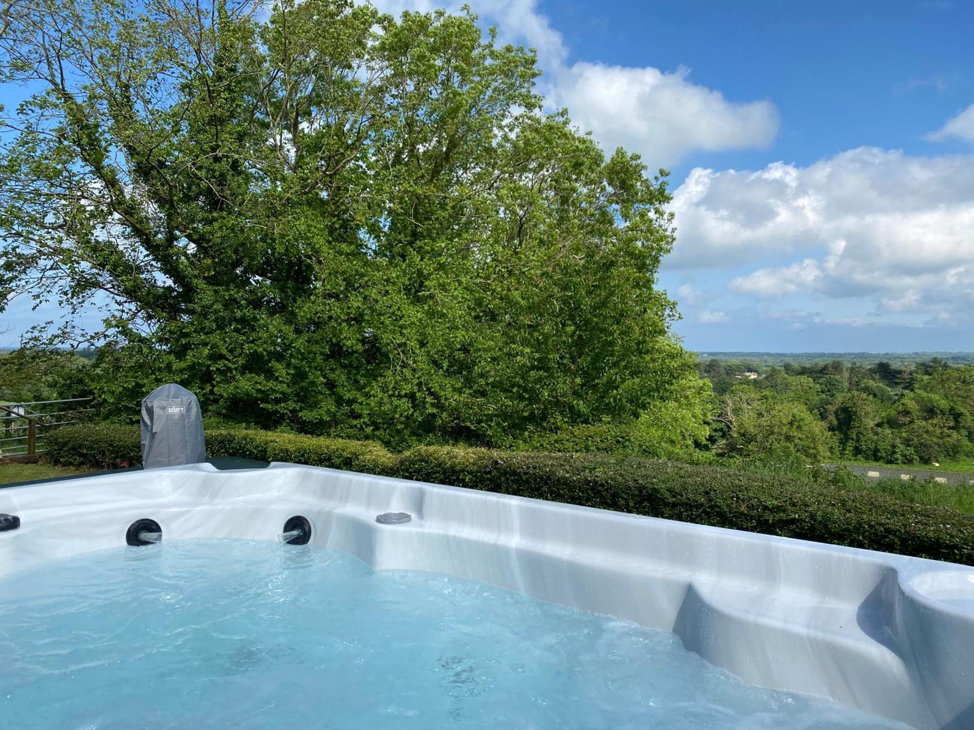 Carrick Beg Self Catering Holiday Accommodation With Hot Tub Sulby  Dış mekan fotoğraf